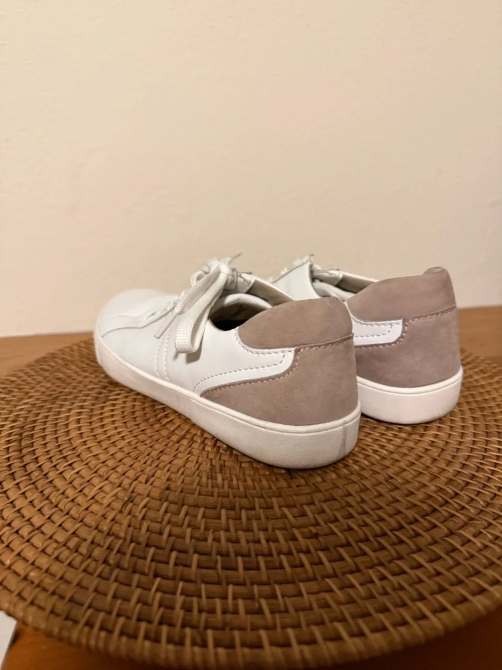 Naturalizer women’s white